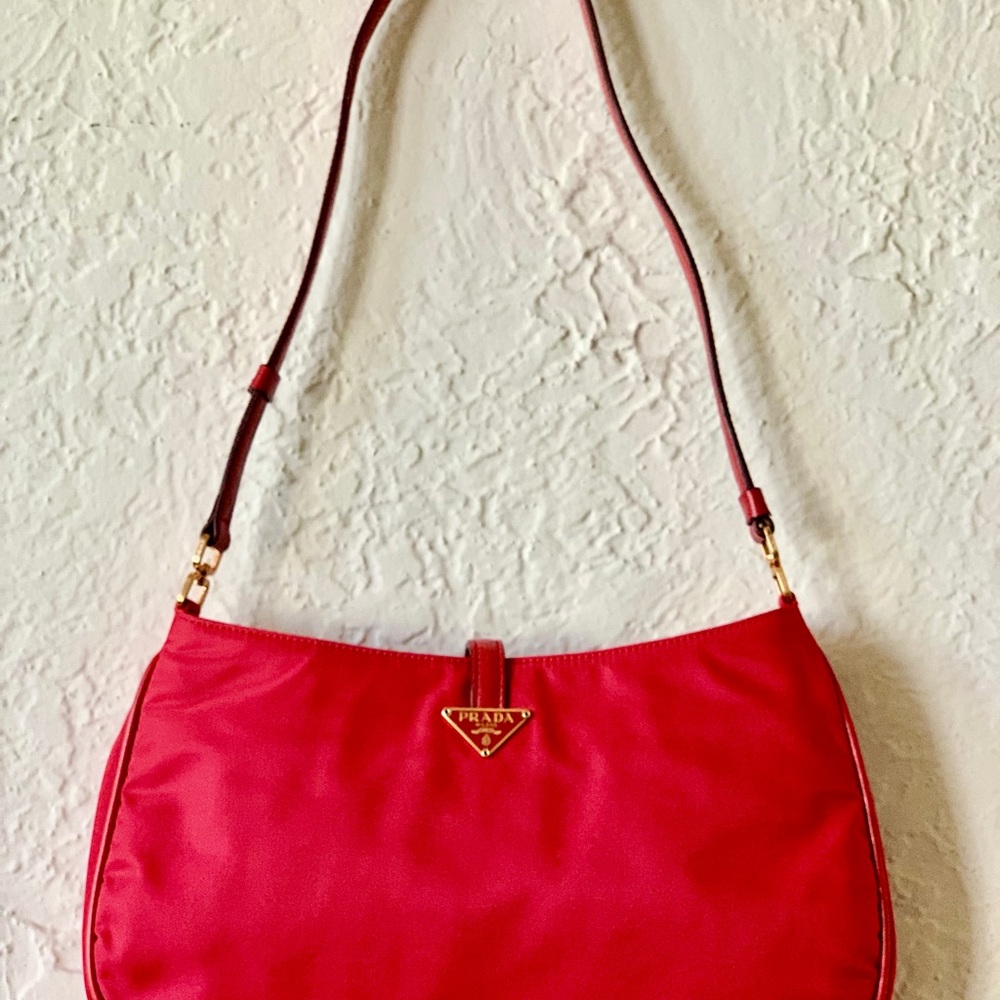 Adorable 🥰LITTLE PRADA TOMATO 🍅 RED BAG - Picture 4 of 12